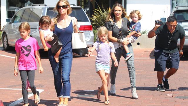 HAR OMSORGEN: Denise Richards har fått midlertidig omsorg for Brooke og Charlies to sønner. Foto: revolutionpix HAR OMSORGEN: Denise Richards har fått midlertidig omsorg for Brooke og Charlies to sønner. Foto: revolutionpix